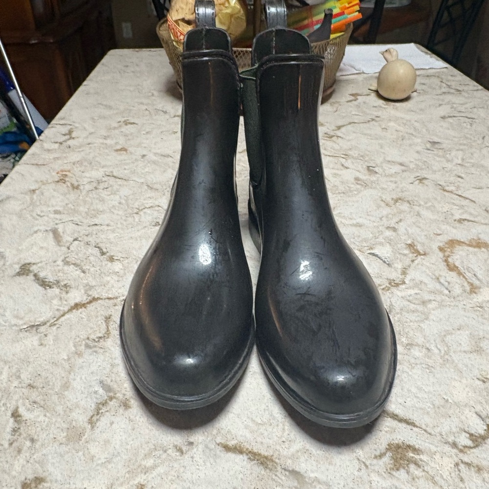 Women's Ralph Lauren Rain Boots with Green Trim - Picture 9 of 13